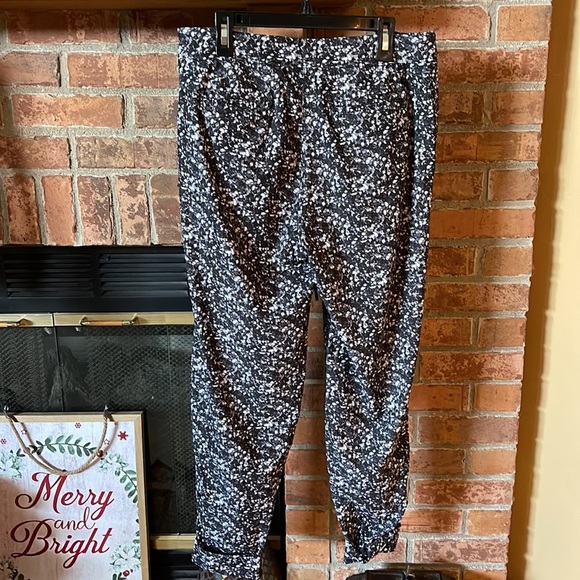 Lululemon Jet Crop Shimmy Shimmer Black Joggers - Picture 4 of 6